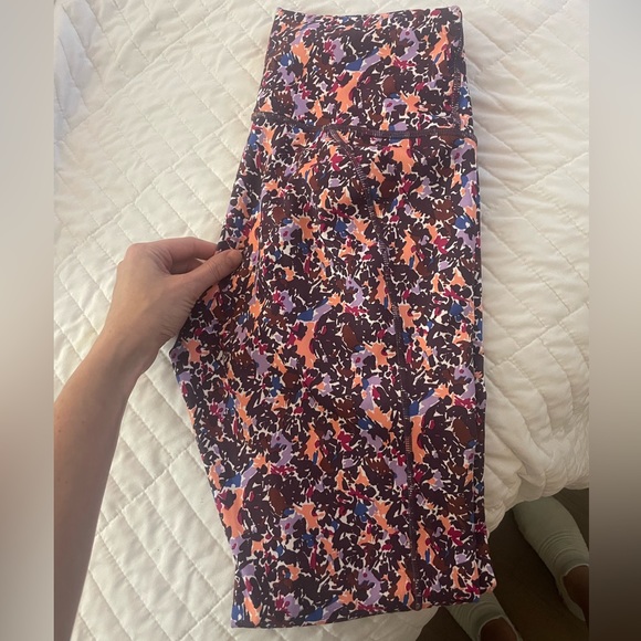 Workout set. Women’s medium. - Picture 3 of 10